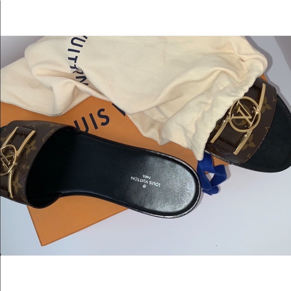 Louis Vuitton - Picture 3 of 11